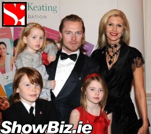 2008-11-back--ali-keating--ronan-keating--yvonne-keating--front--jack-keating--marie-keating.jpg